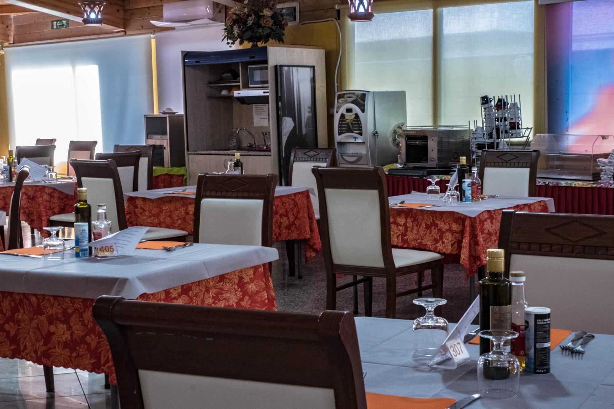 Hotel Albatros Roseto Degli Abruzzi Esterno foto