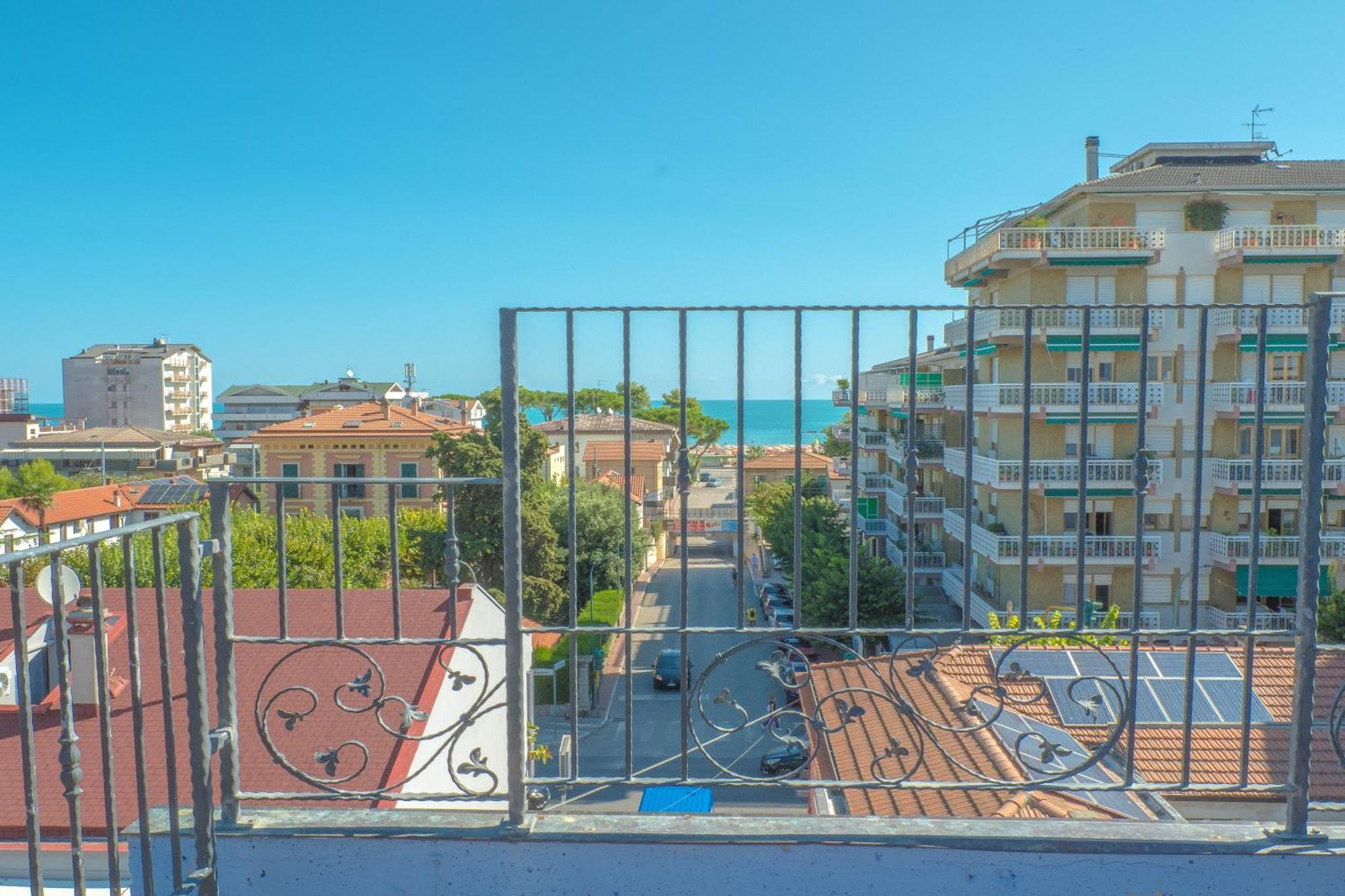 Hotel Albatros Roseto Degli Abruzzi Esterno foto