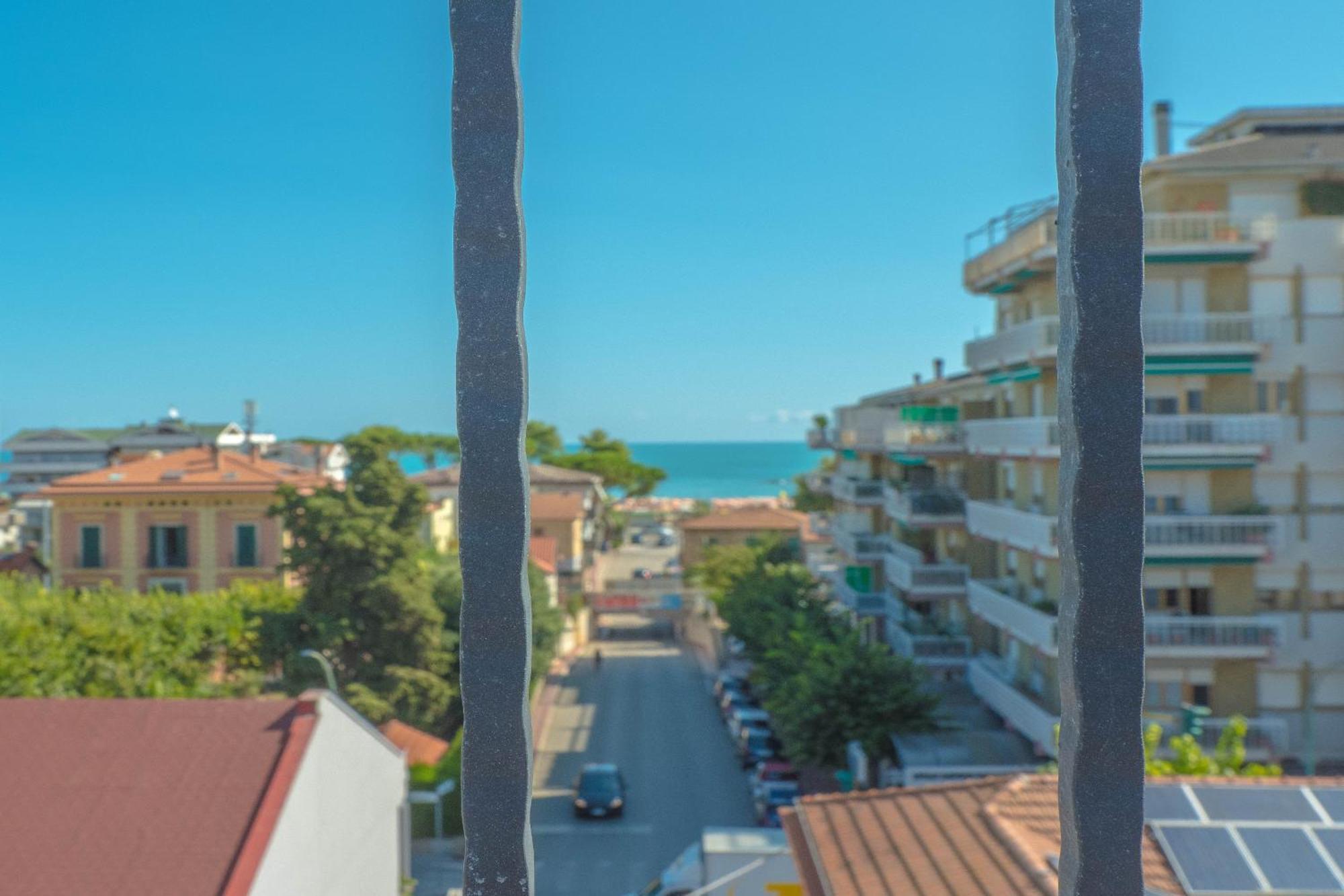 Hotel Albatros Roseto Degli Abruzzi Esterno foto