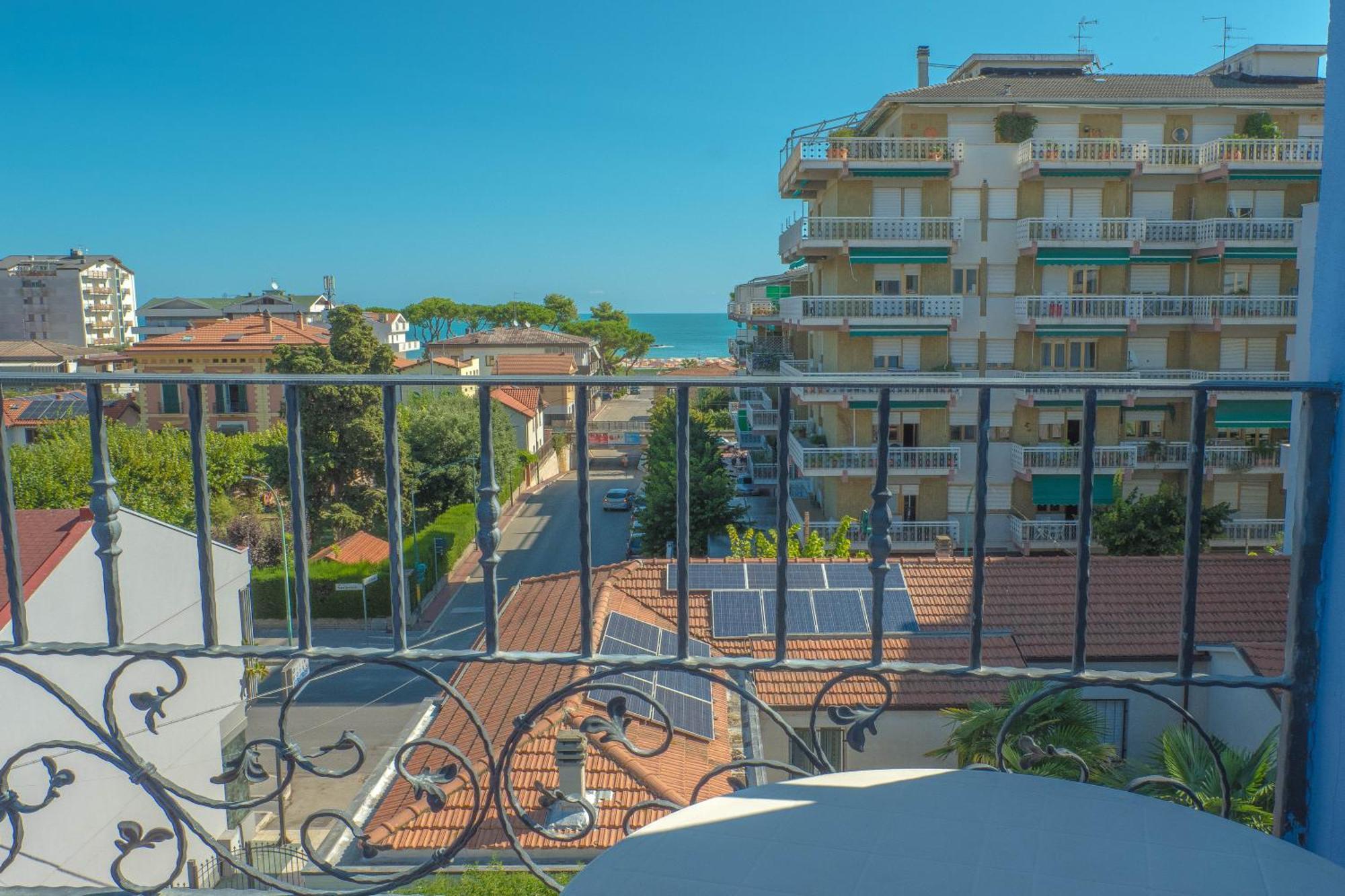 Hotel Albatros Roseto Degli Abruzzi Esterno foto