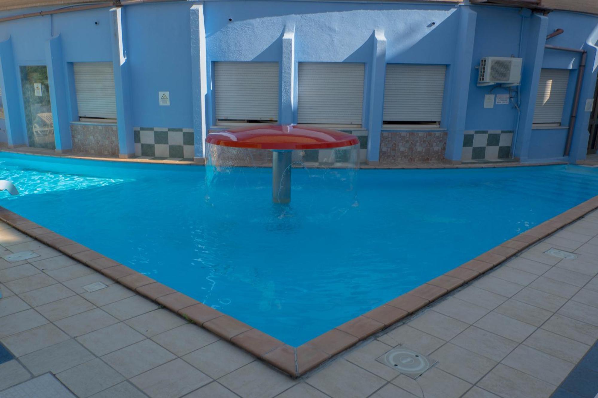 Hotel Albatros Roseto Degli Abruzzi Esterno foto