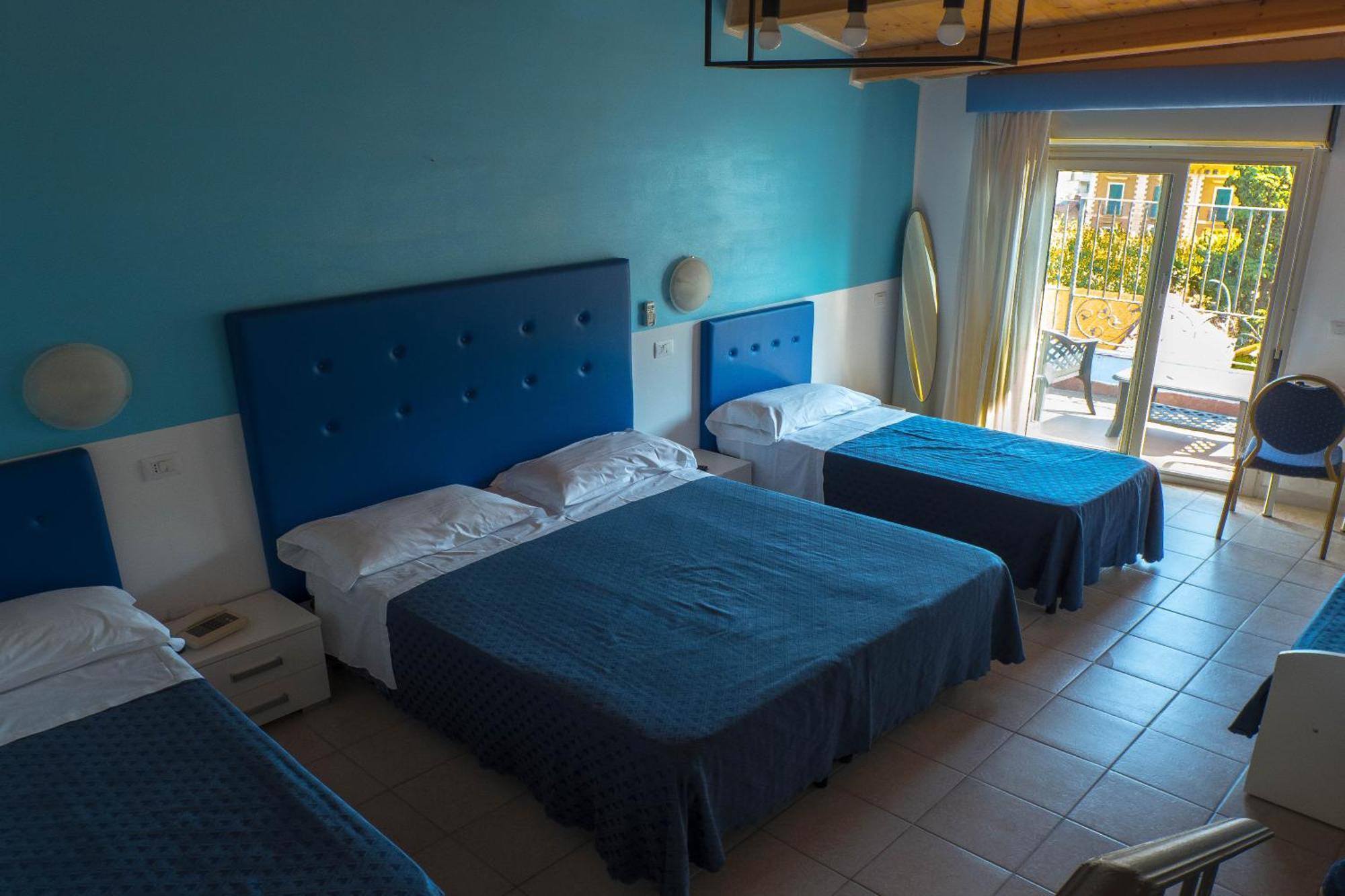 Hotel Albatros Roseto Degli Abruzzi Esterno foto
