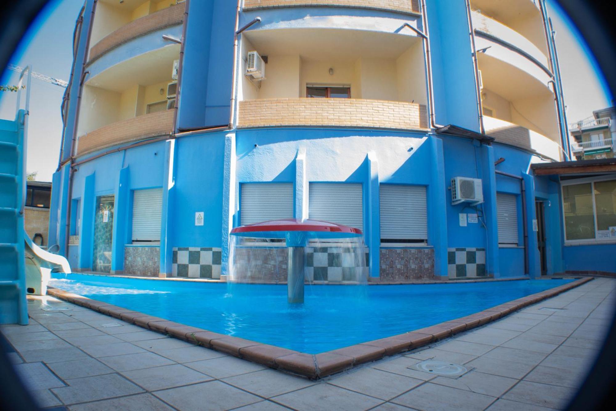 Hotel Albatros Roseto Degli Abruzzi Esterno foto