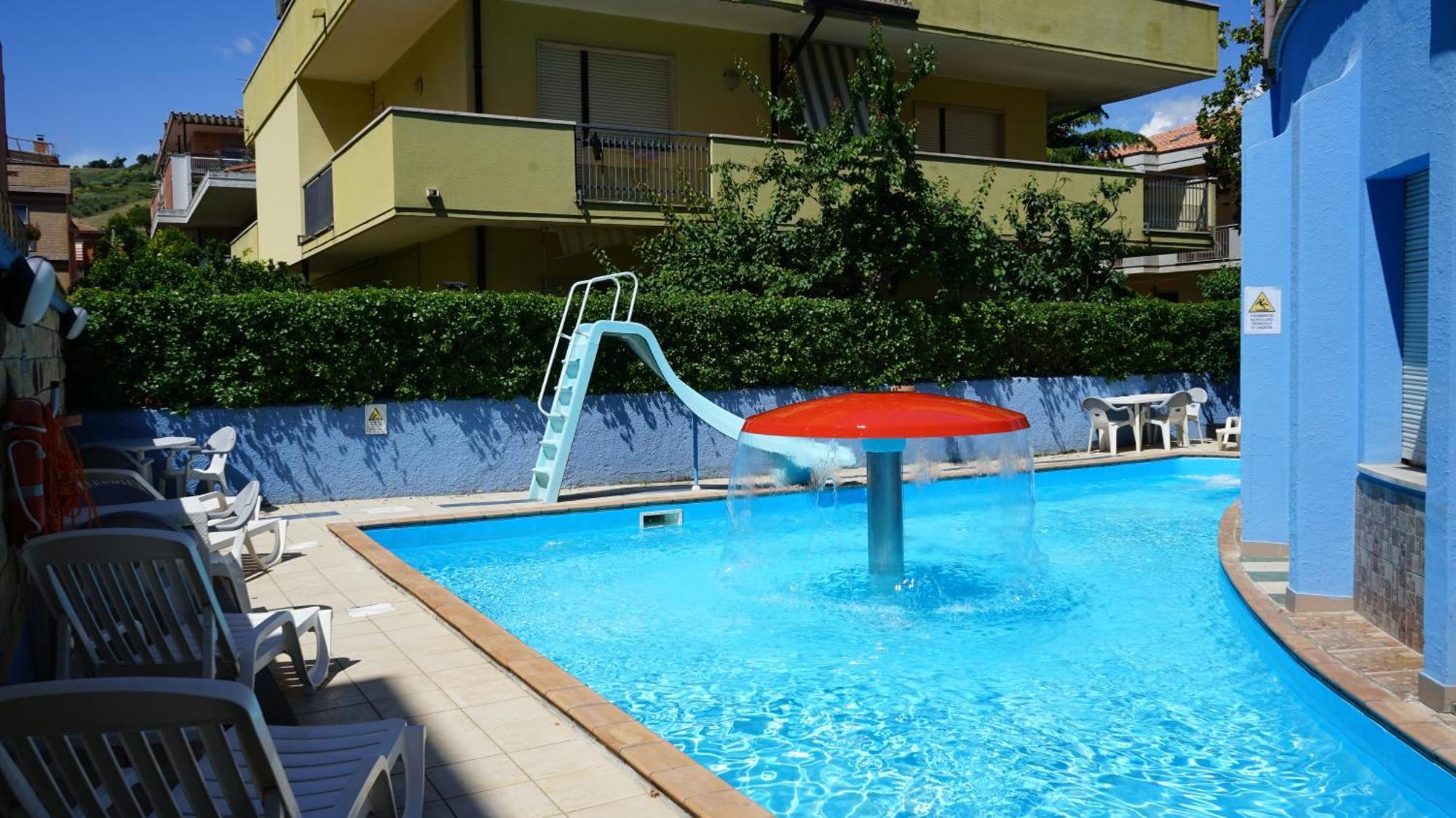 Hotel Albatros Roseto Degli Abruzzi Esterno foto