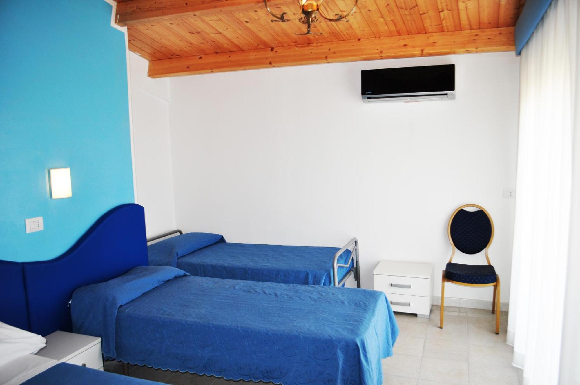 Hotel Albatros Roseto Degli Abruzzi Esterno foto