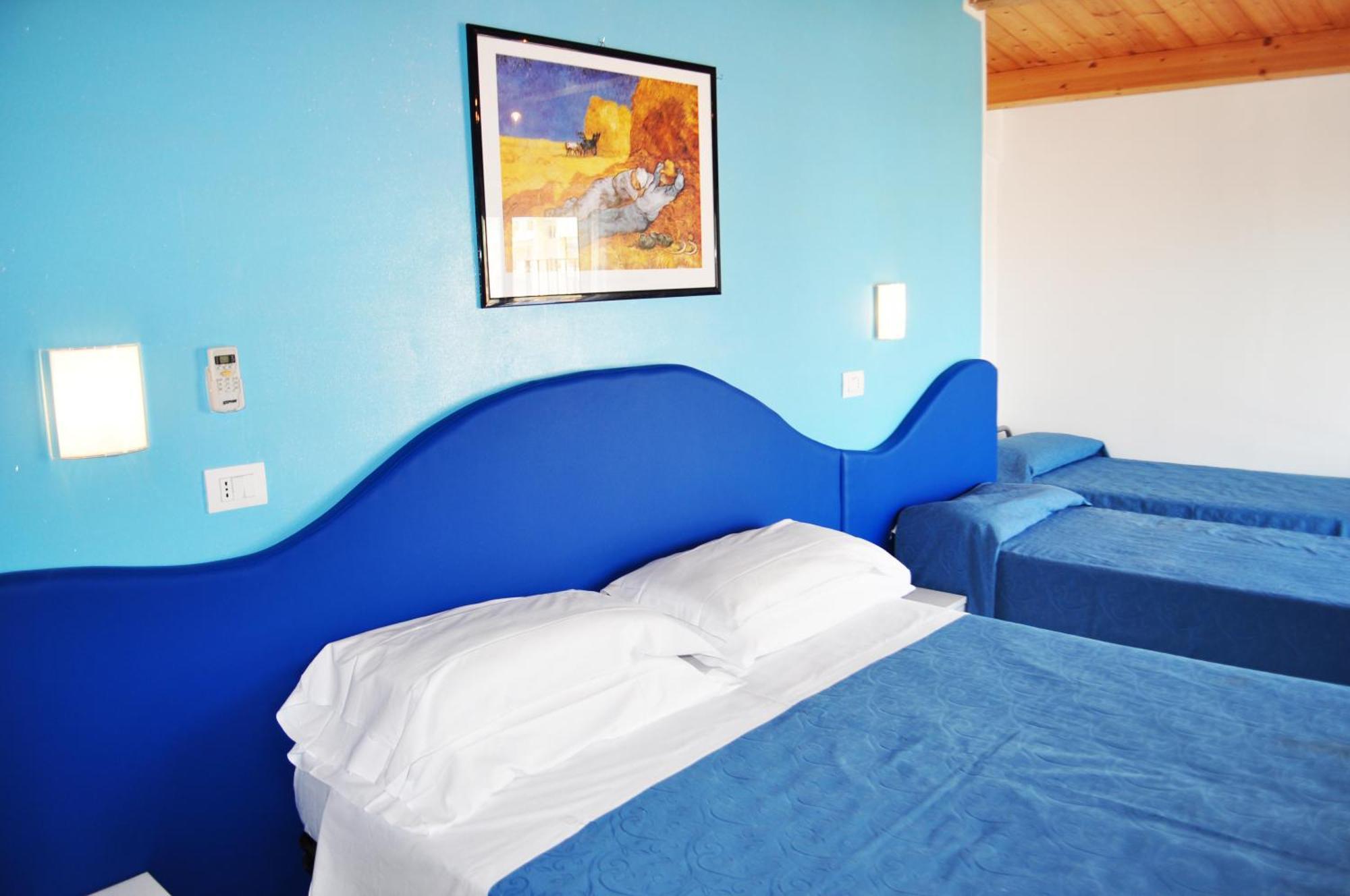 Hotel Albatros Roseto Degli Abruzzi Esterno foto