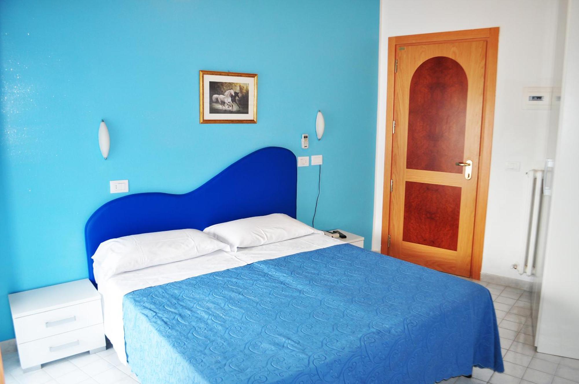 Hotel Albatros Roseto Degli Abruzzi Esterno foto